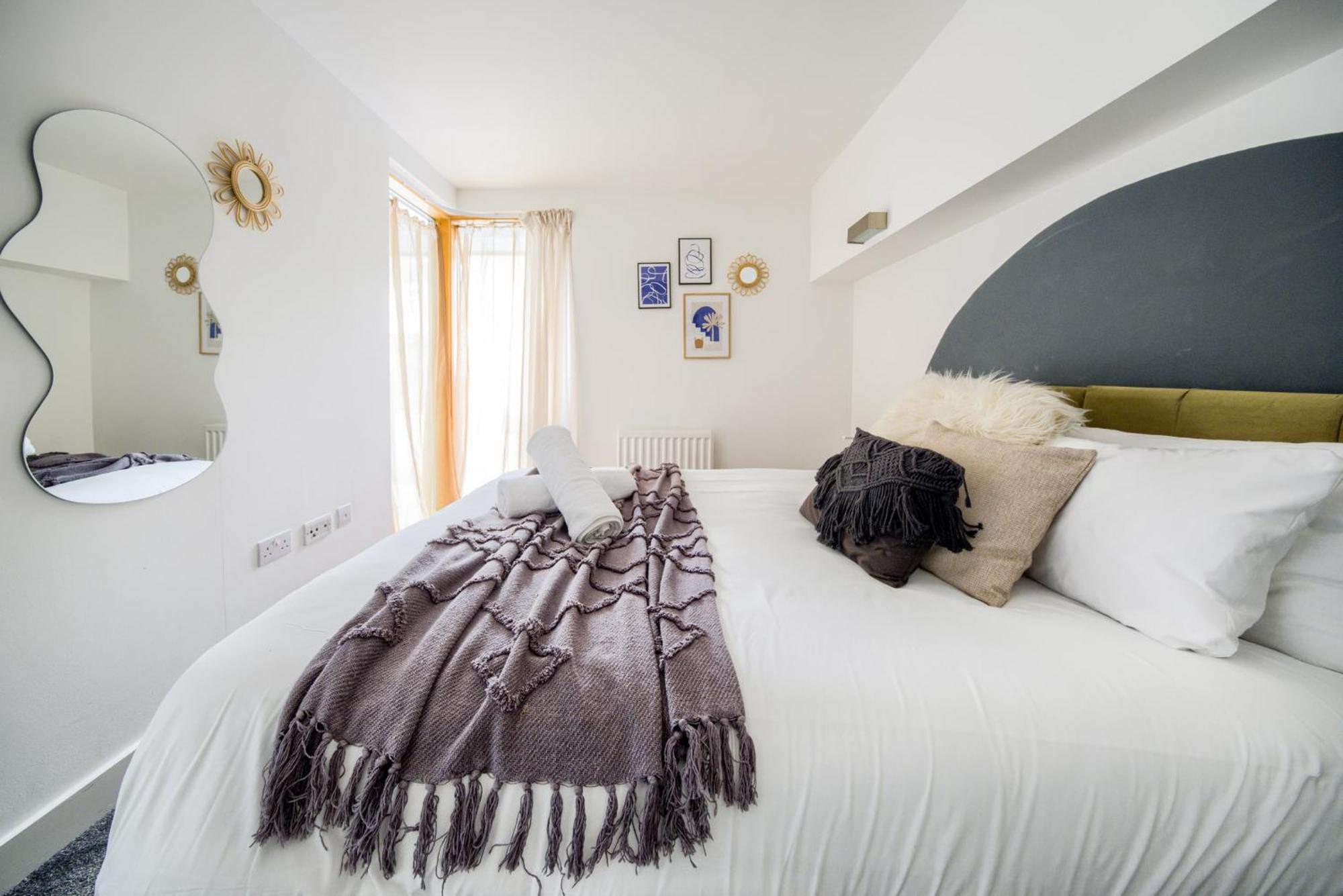 Coventry Large 4-Bed Townhouse By Empower Homes Экстерьер фото