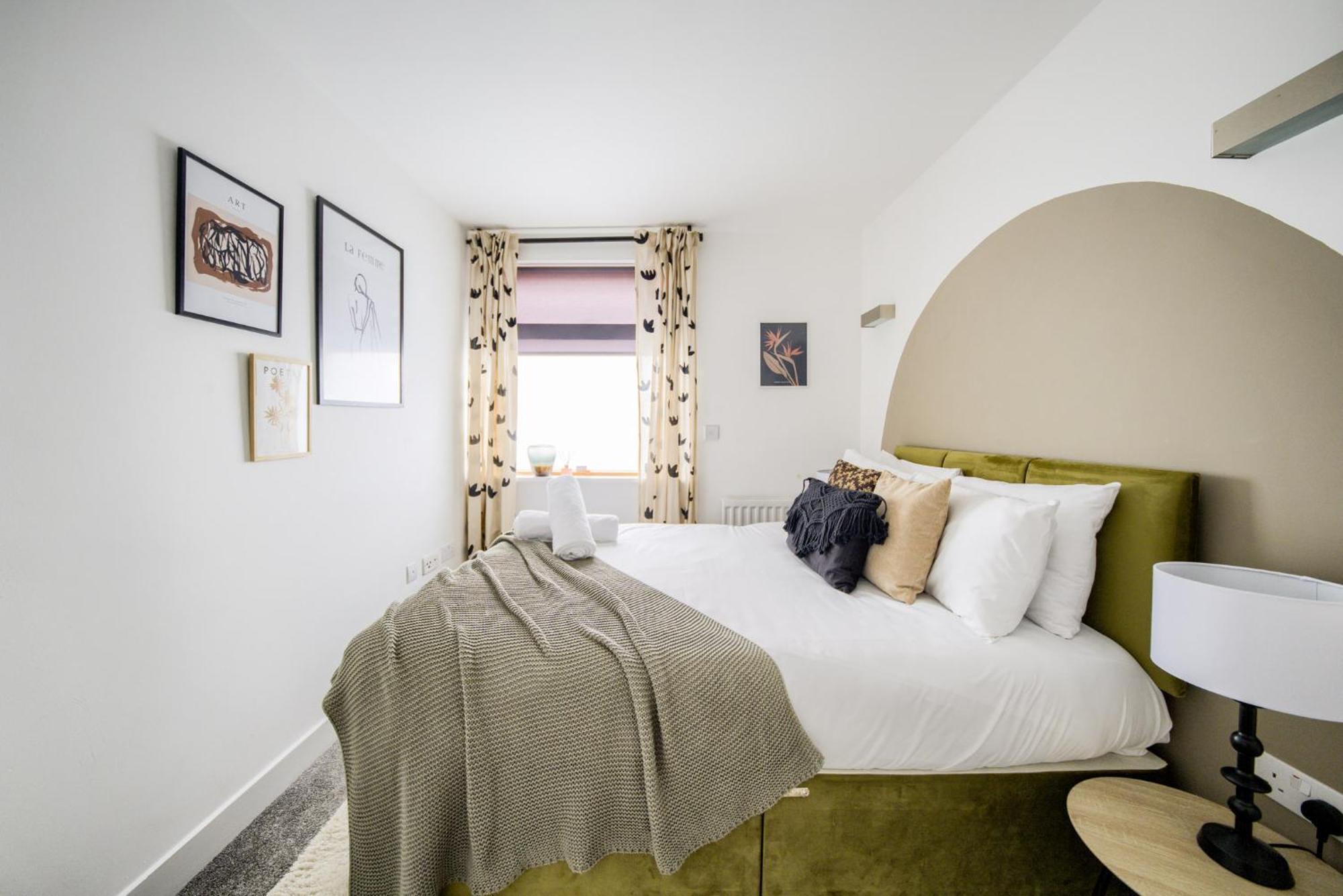 Coventry Large 4-Bed Townhouse By Empower Homes Экстерьер фото