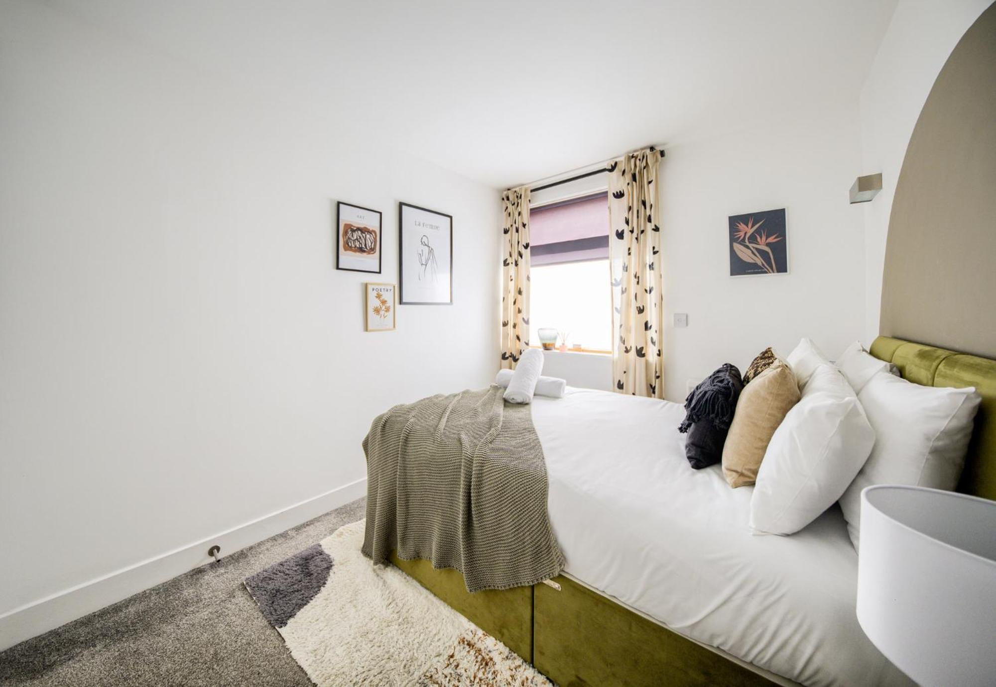 Coventry Large 4-Bed Townhouse By Empower Homes Экстерьер фото