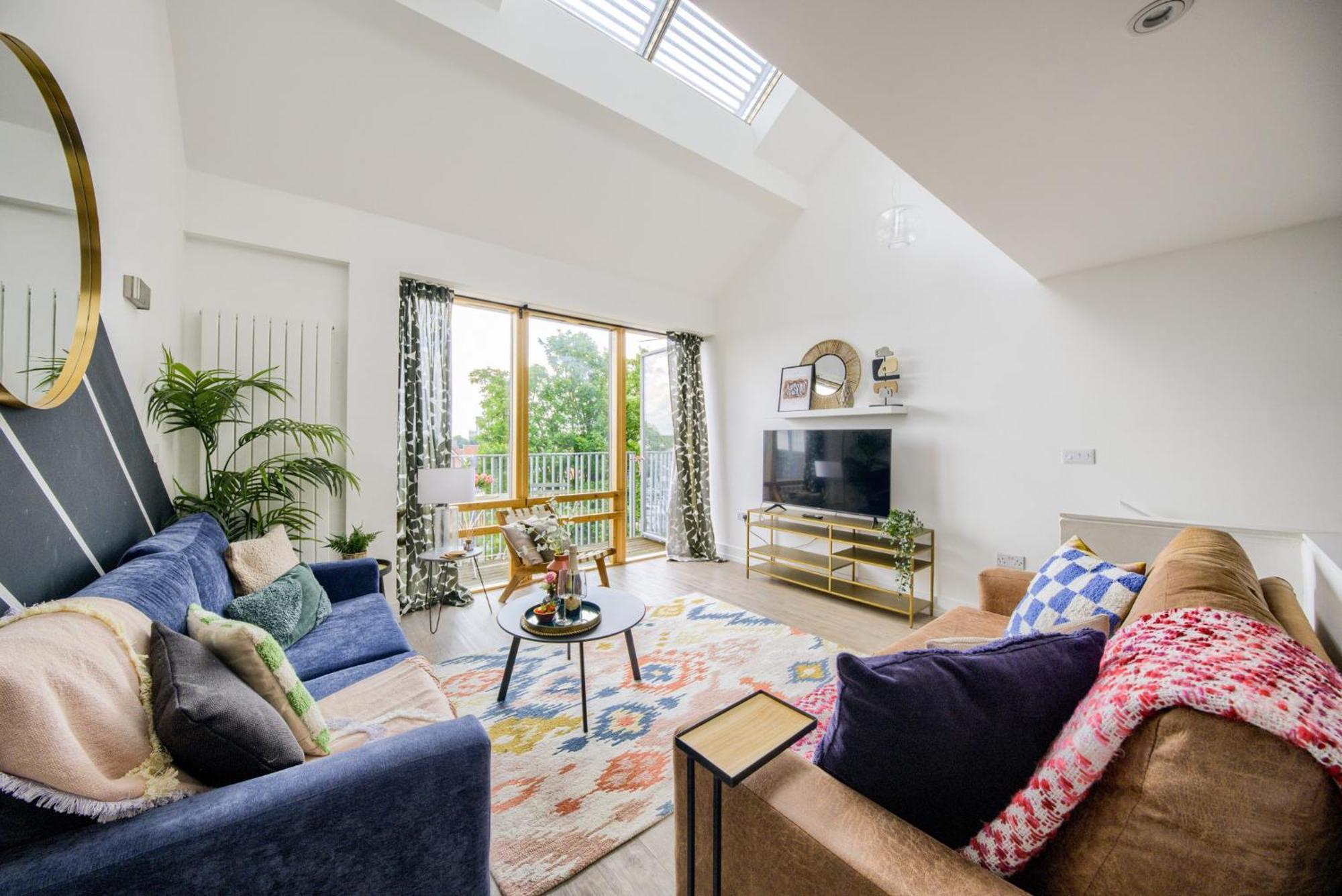 Coventry Large 4-Bed Townhouse By Empower Homes Экстерьер фото