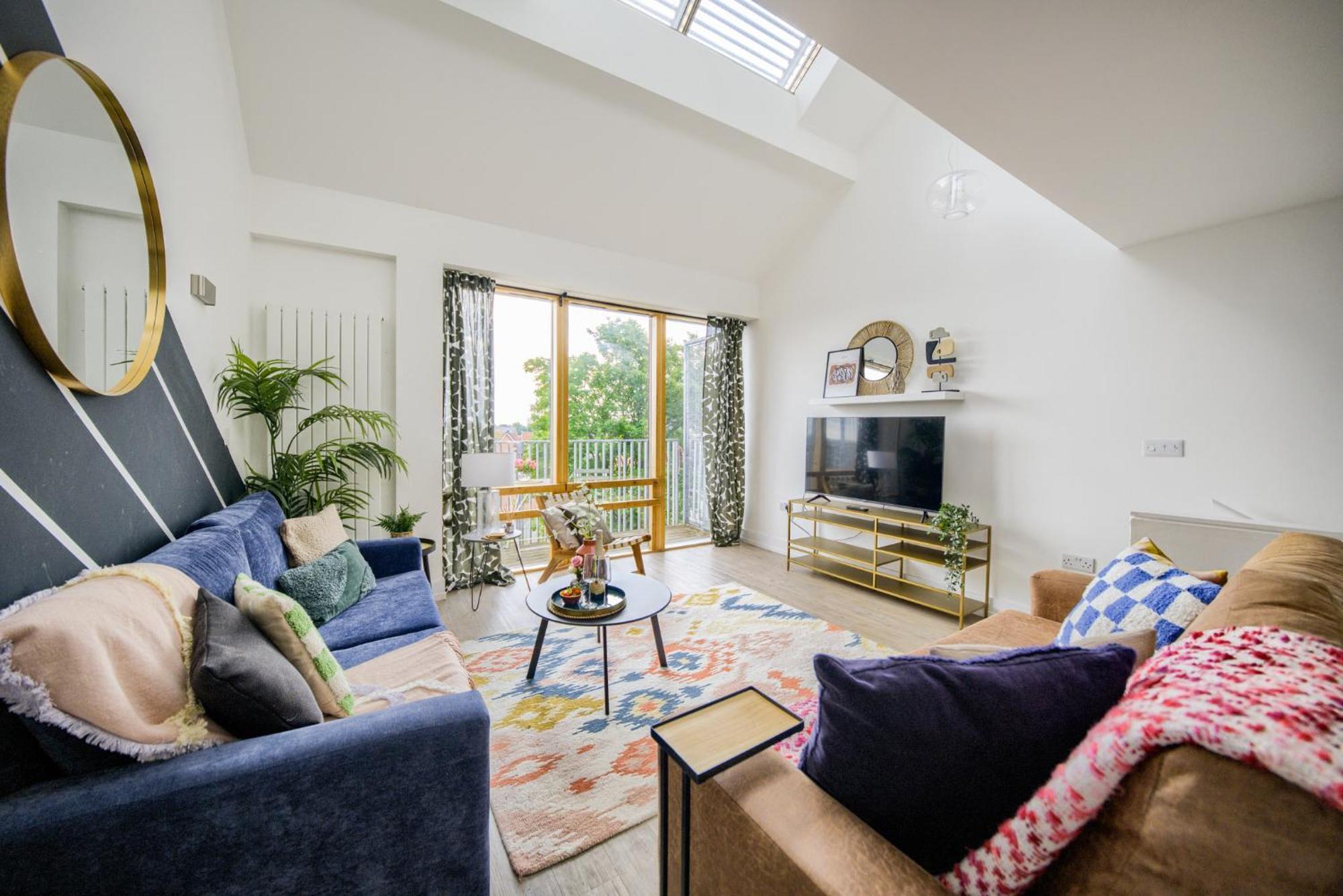 Coventry Large 4-Bed Townhouse By Empower Homes Экстерьер фото