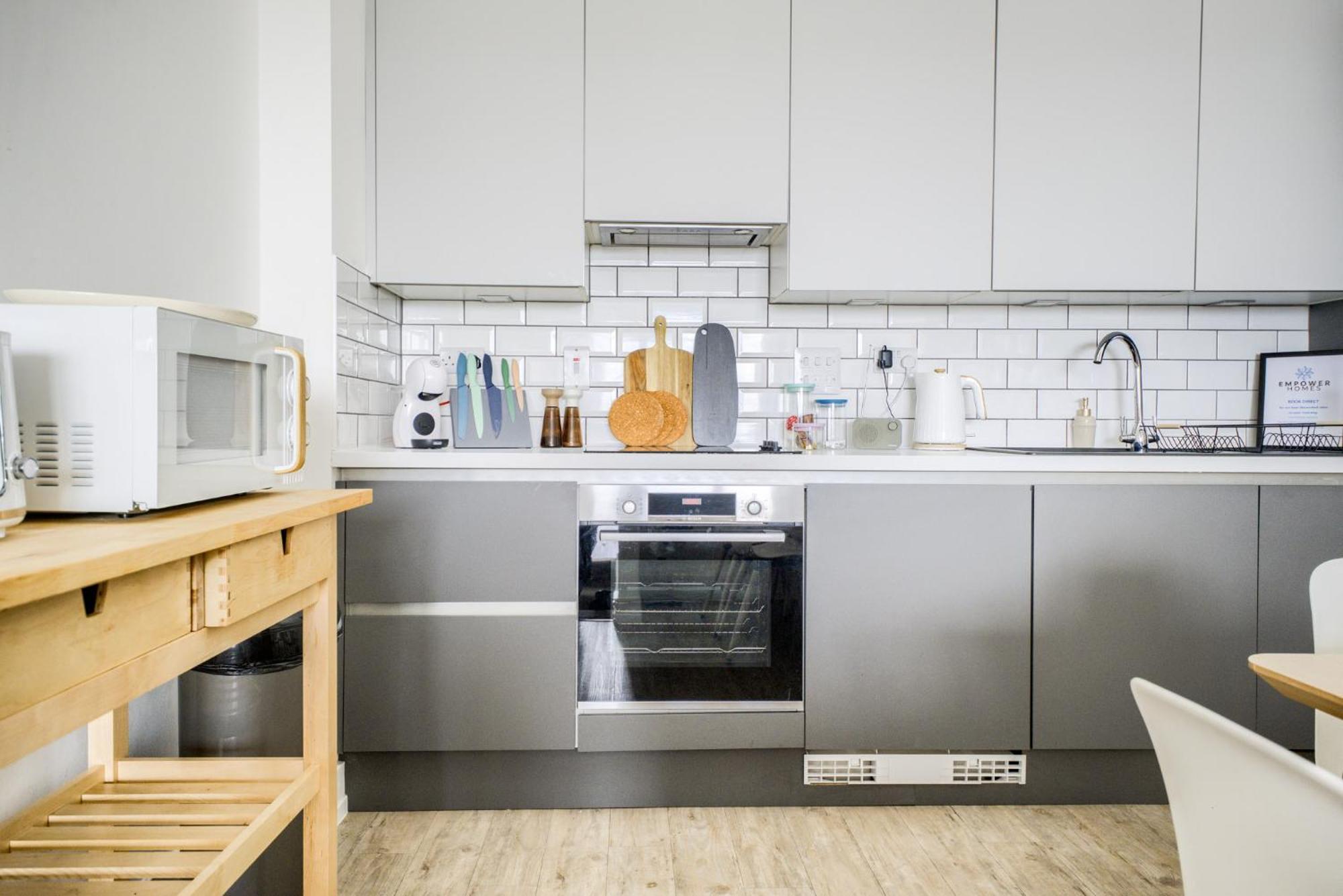 Coventry Large 4-Bed Townhouse By Empower Homes Экстерьер фото