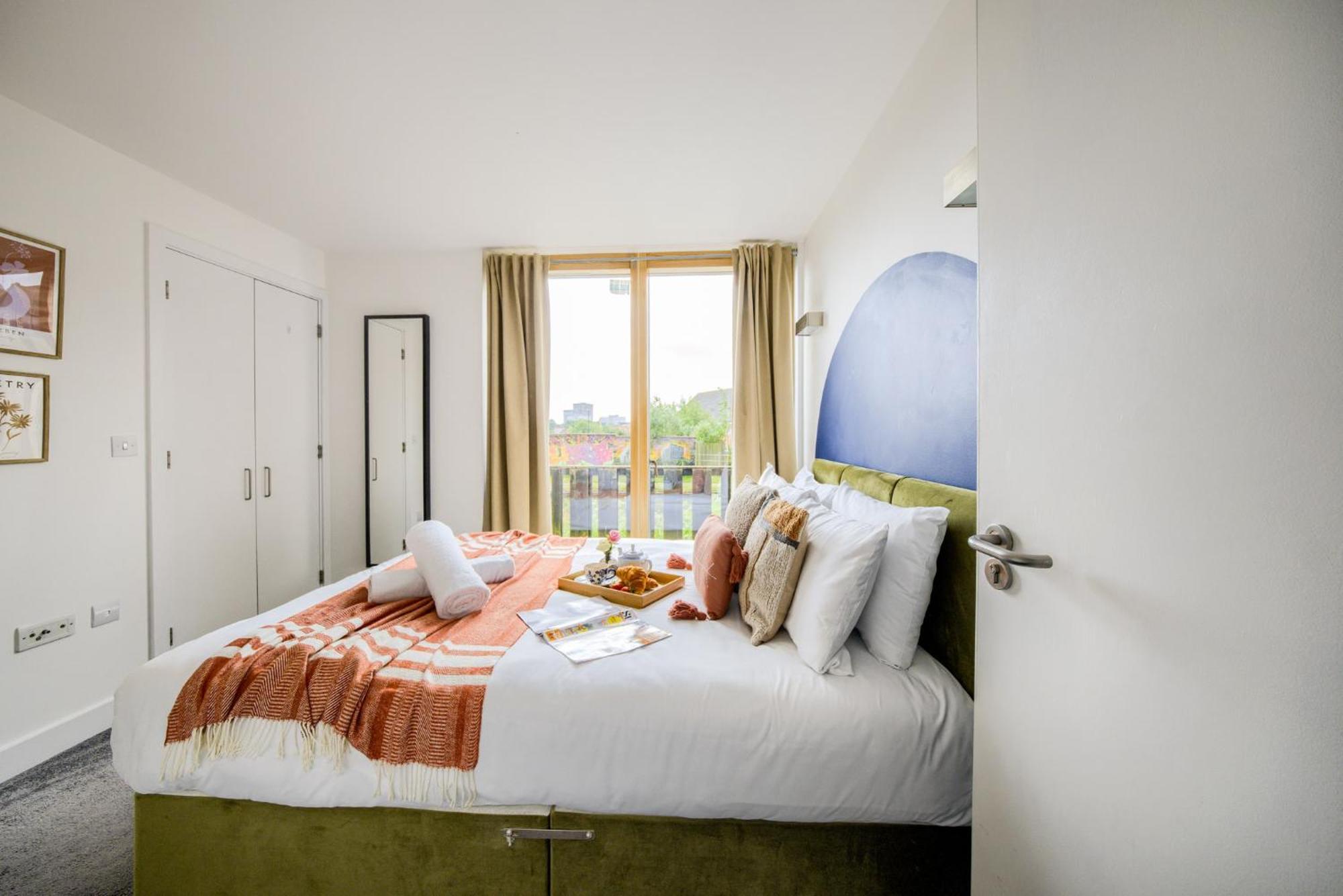 Coventry Large 4-Bed Townhouse By Empower Homes Экстерьер фото