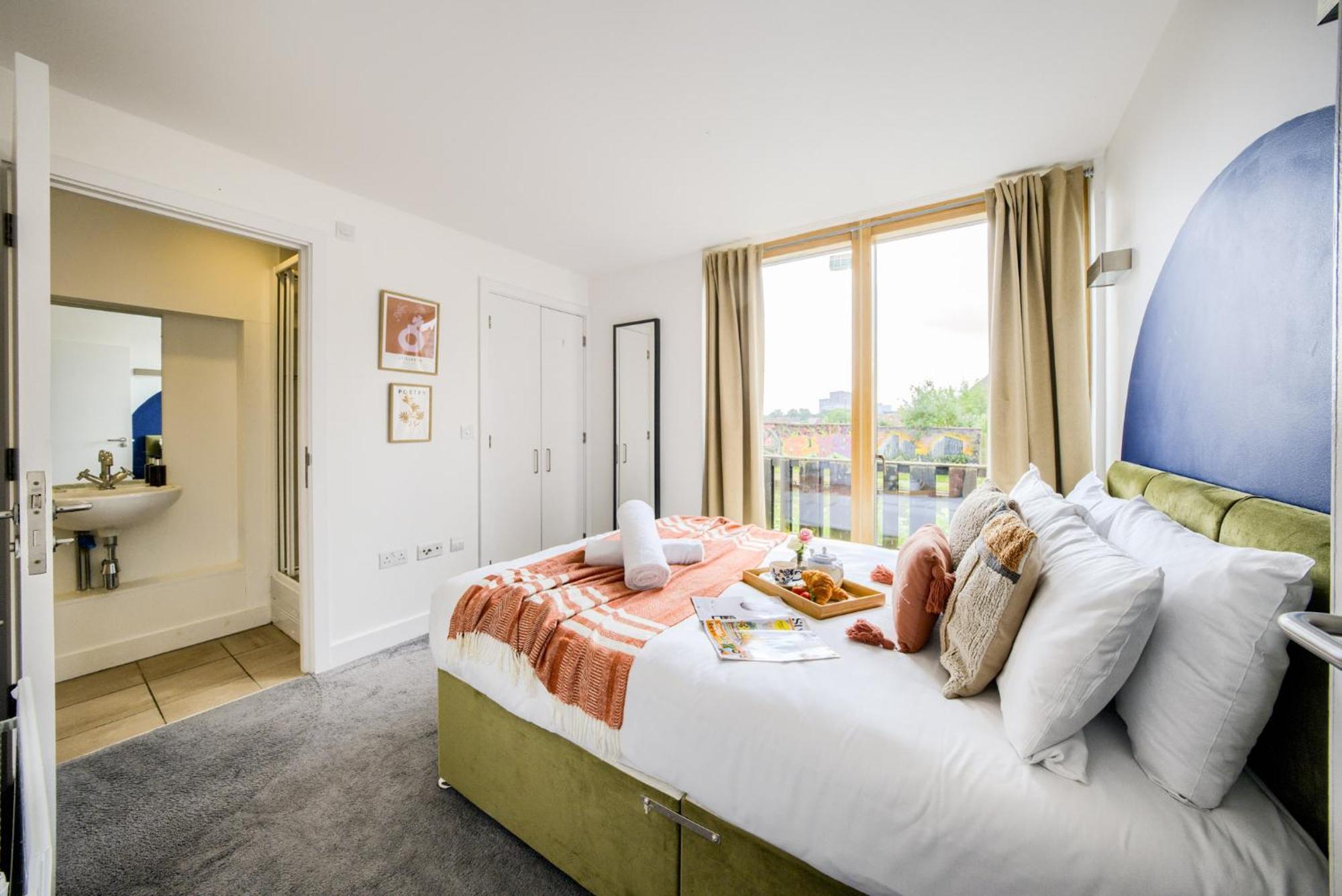 Coventry Large 4-Bed Townhouse By Empower Homes Экстерьер фото