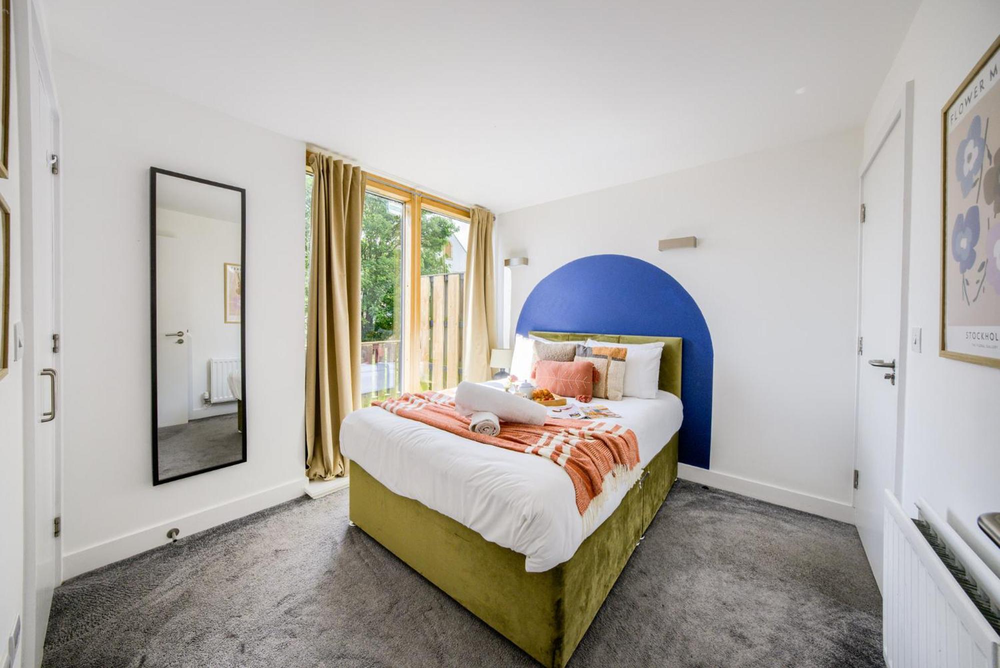 Coventry Large 4-Bed Townhouse By Empower Homes Экстерьер фото