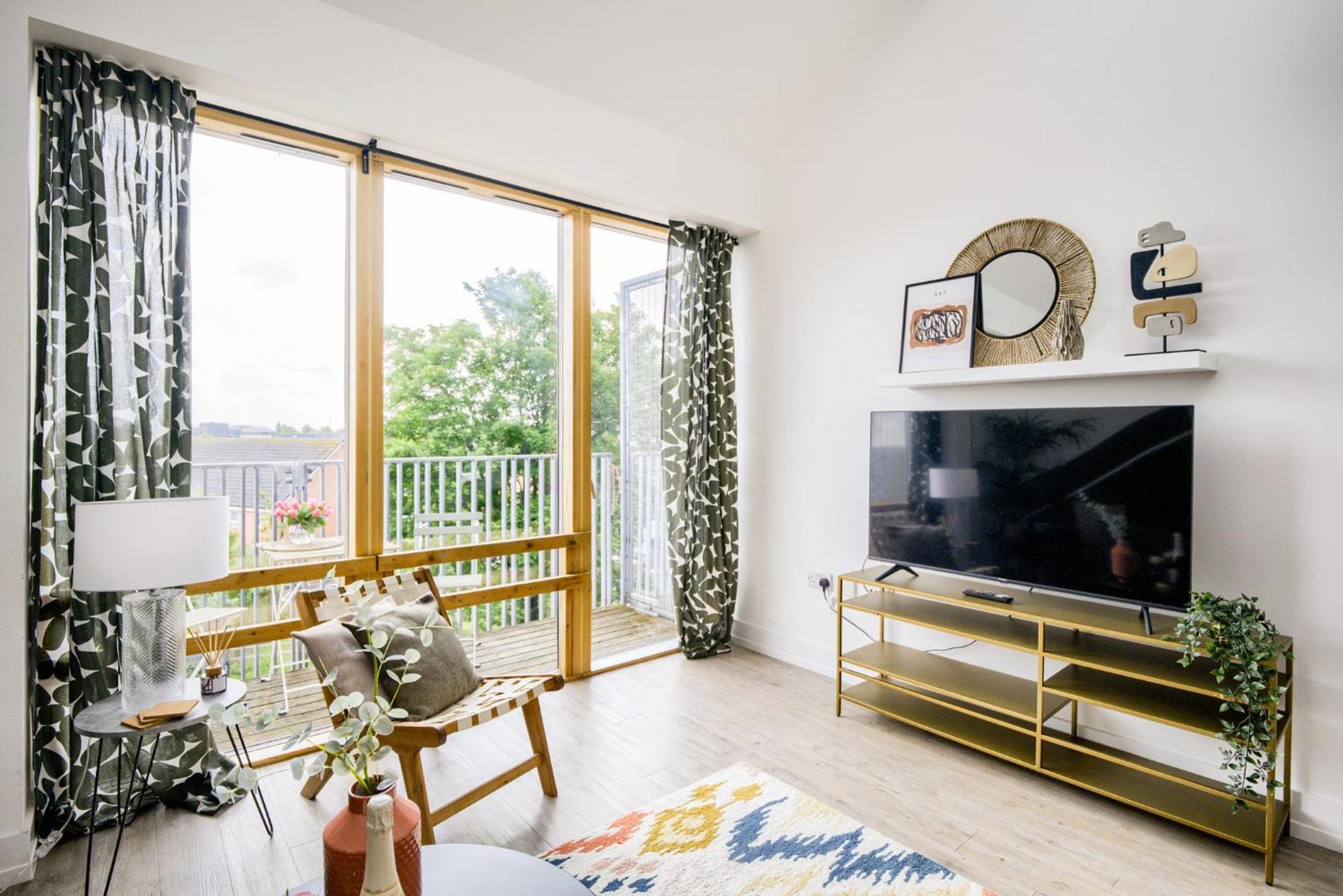 Coventry Large 4-Bed Townhouse By Empower Homes Экстерьер фото