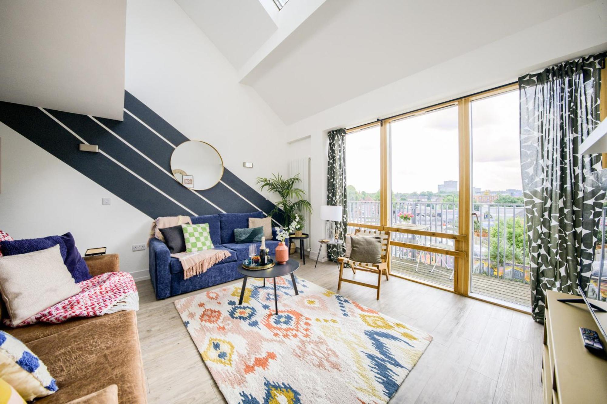 Coventry Large 4-Bed Townhouse By Empower Homes Экстерьер фото
