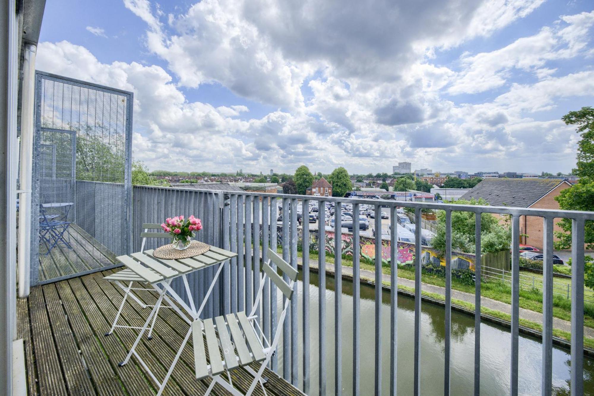 Coventry Large 4-Bed Townhouse By Empower Homes Экстерьер фото